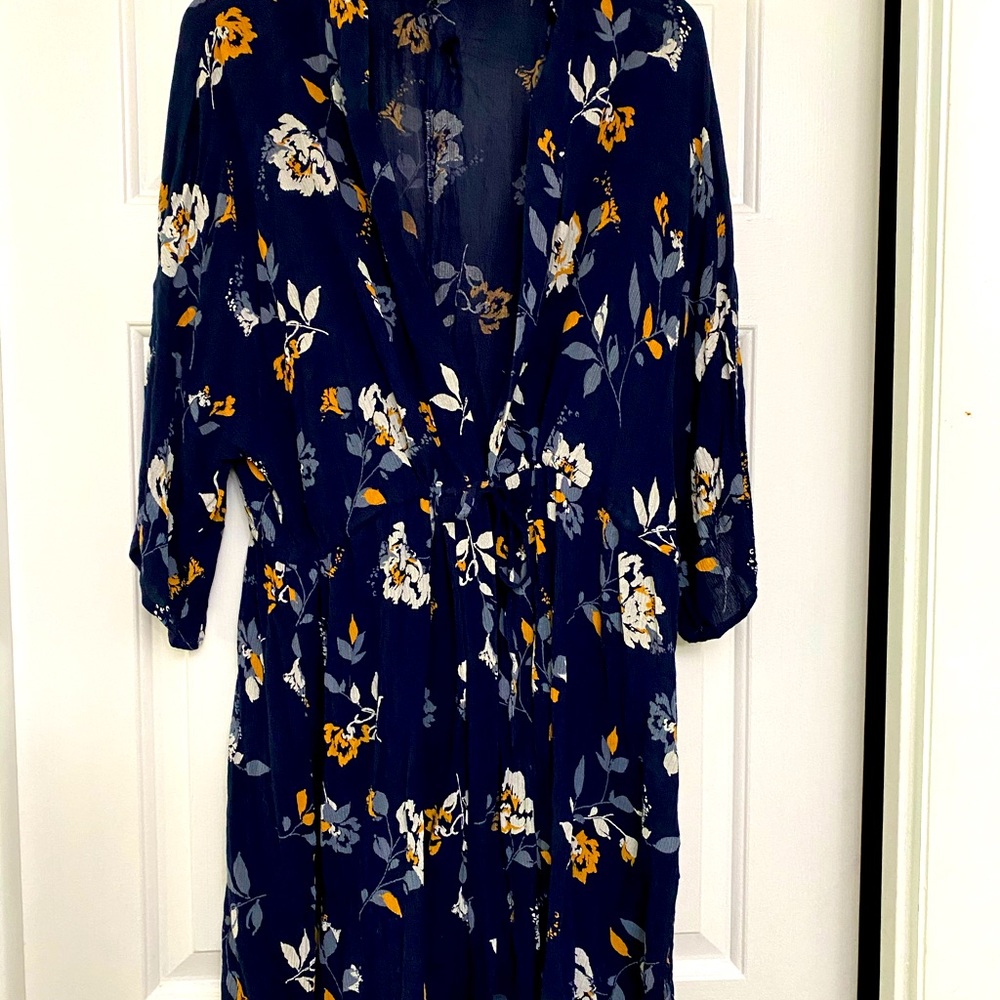 Maurices size L/XL kimono w tie front, so pretty!